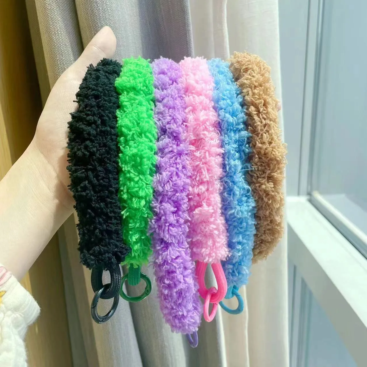 Personalized Autumn And Winter Warm Drop-Resistant Colorful Plush Short Rope Phone Case Short Rope Wrist Pendant Trendy Bags Pendant display picture 4