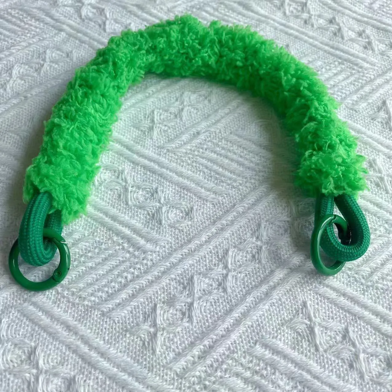 Personalized Autumn And Winter Warm Drop-Resistant Colorful Plush Short Rope Phone Case Short Rope Wrist Pendant Trendy Bags Pendant display picture 9