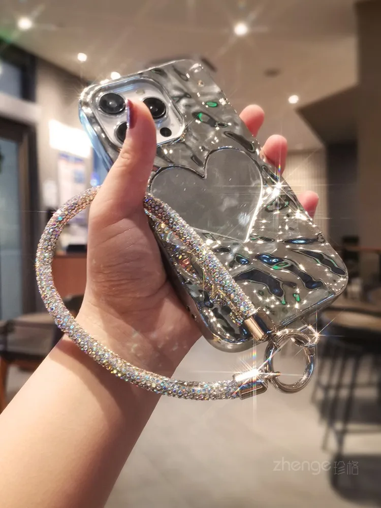 Short Ins Luxury Metal Clip Diamond Sparkling Mobile Phone Lanyard Women's Geometric Pattern Soft Rubber Jewelry Accessories display picture 6