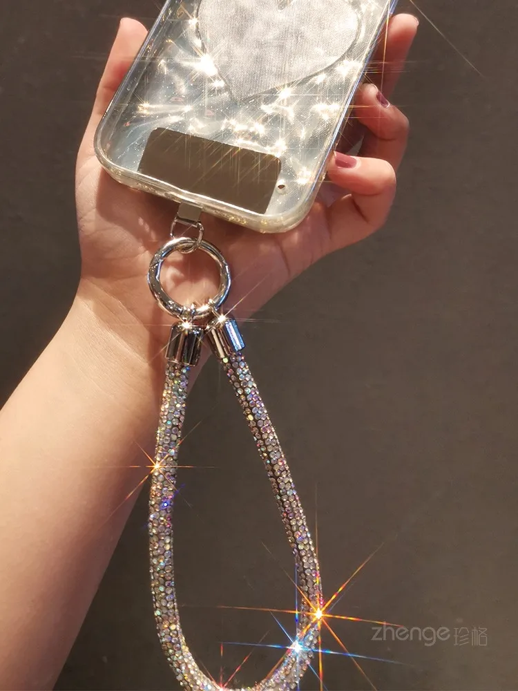 Short Ins Luxury Metal Clip Diamond Sparkling Mobile Phone Lanyard Women's Geometric Pattern Soft Rubber Jewelry Accessories display picture 21