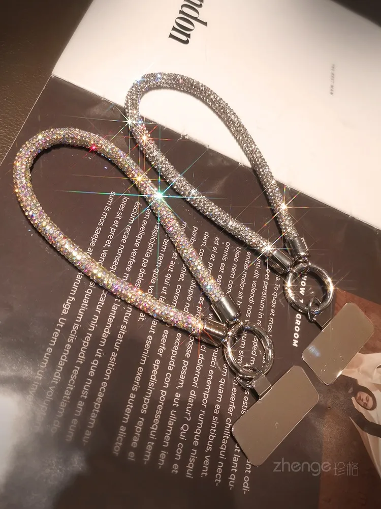 Short Ins Luxury Metal Clip Diamond Sparkling Mobile Phone Lanyard Women's Geometric Pattern Soft Rubber Jewelry Accessories display picture 22