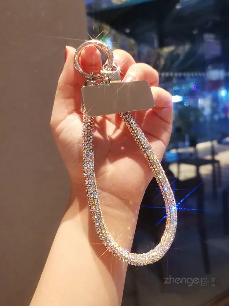 Short Ins Luxury Metal Clip Diamond Sparkling Mobile Phone Lanyard Women's Geometric Pattern Soft Rubber Jewelry Accessories display picture 23