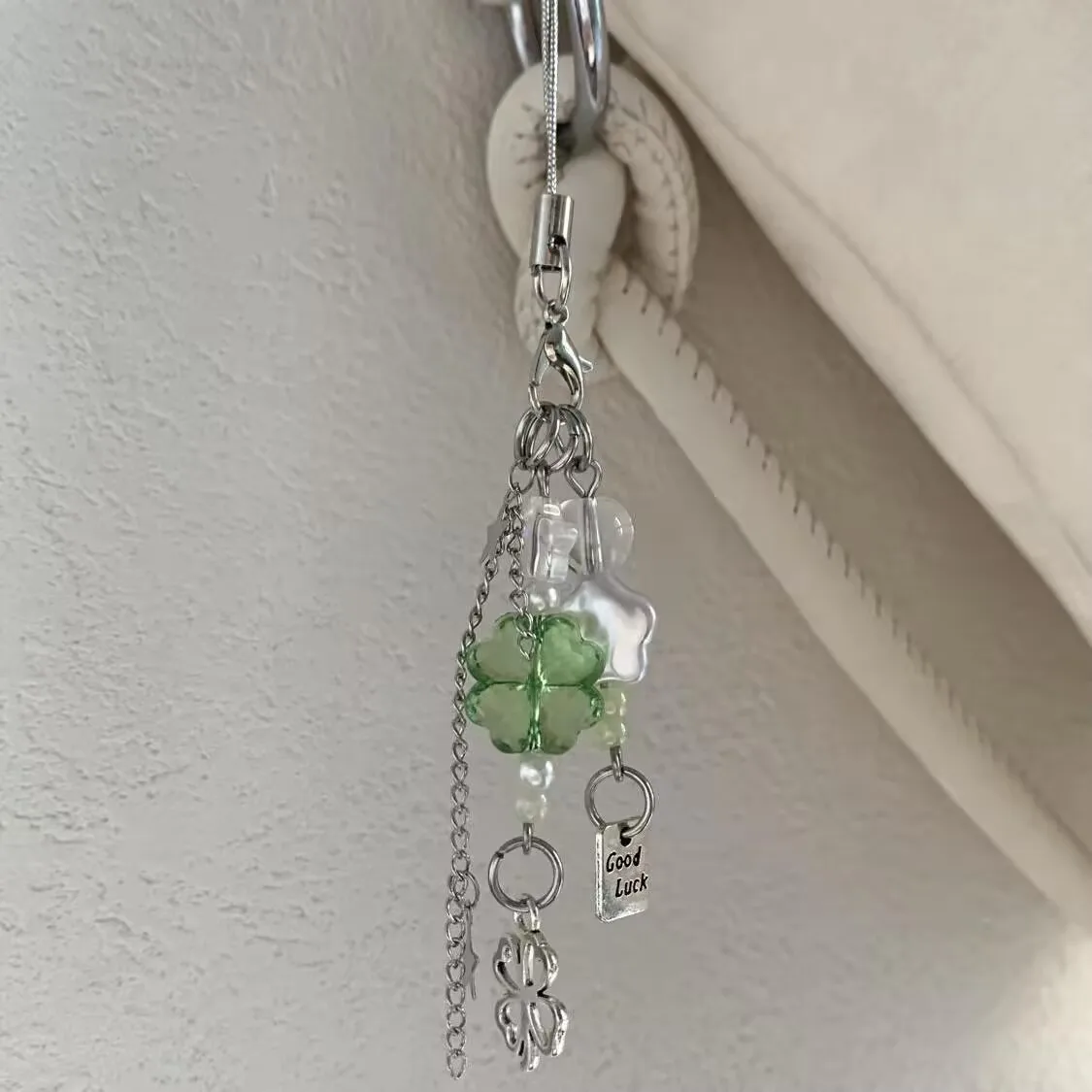 Handmade Four-Leaf Clover Lanyard Phone Case Bag Charm Girl Heart Mobile Phone Accessories Jewelry Pendant display picture 1