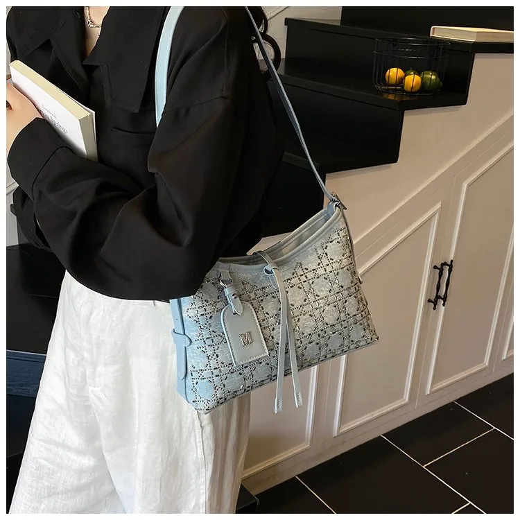 Elegant Fashionable Shoulder Handbag Women Casual Style Artificial Leather Color Block Pattern Four Seasons Handbags Tote Bag display picture 17