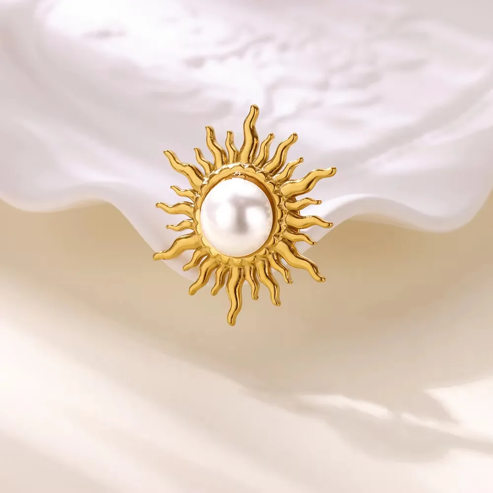 Baroque Style Stainless Steel Fire Sun Brooch Pin Luxury Retro Feeling Suit Factory Accessory Heart Pattern Six-Pointed Star Design display picture 2