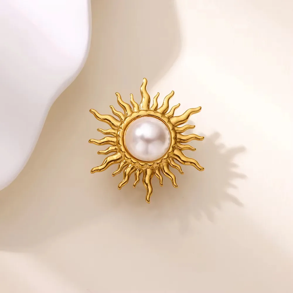 Baroque Style Stainless Steel Fire Sun Brooch Pin Luxury Retro Feeling Suit Factory Accessory Heart Pattern Six-Pointed Star Design display picture 3