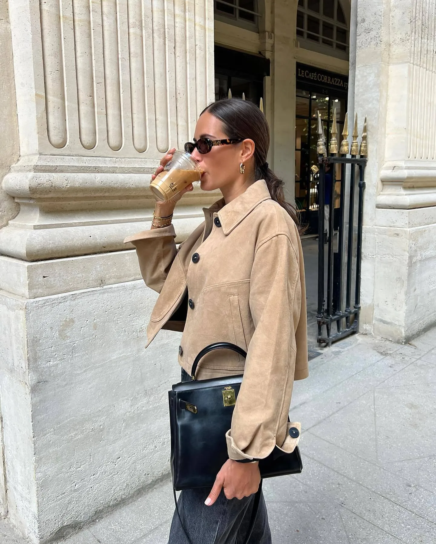 Fashionable Short Leather Jacket Women's Elegant Style With Big Pockets Polyester Fabric Long Sleeve Pure Color Outerwear display picture 2