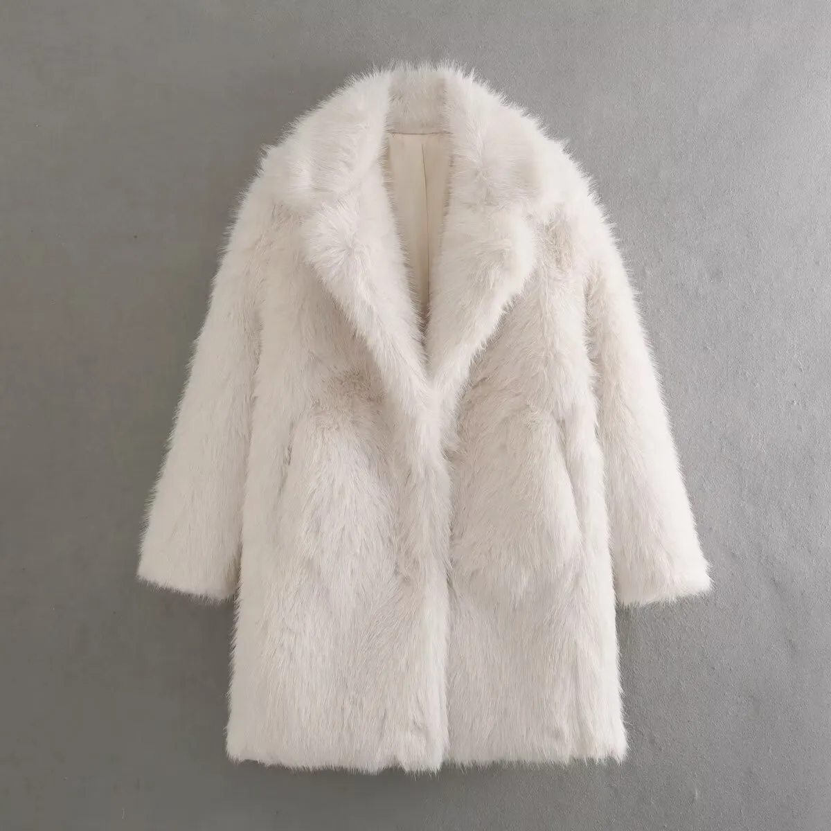 Casual Fashionable Artificial Fur Effect Women's Coat Elegant Zipper Closure Polyester Short Outerwear For Ladies display picture 2