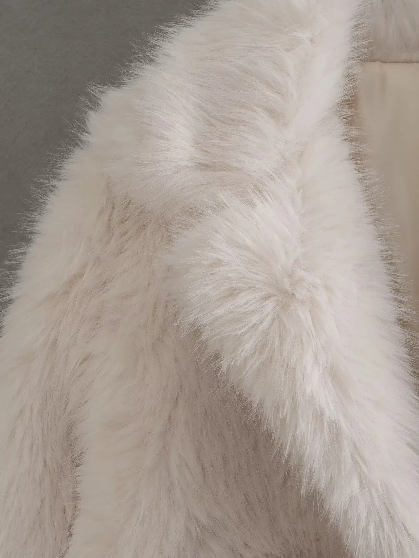 Casual Fashionable Artificial Fur Effect Women's Coat Elegant Zipper Closure Polyester Short Outerwear For Ladies display picture 5