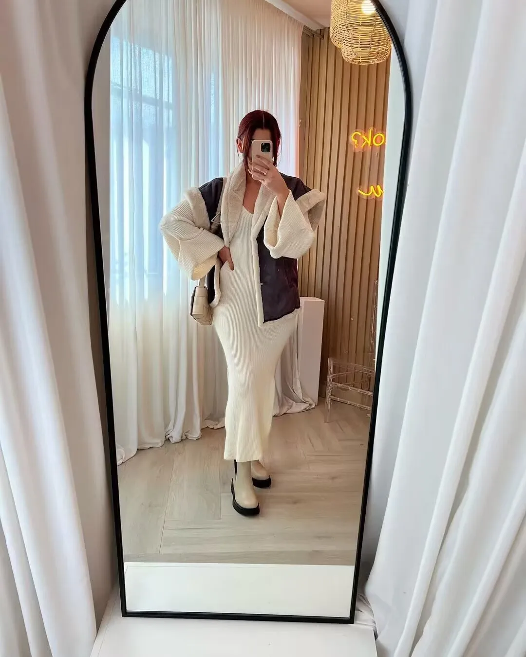 Fashionable Suede Vest For Women European Style All-Match Retro Design Pure Color Zipper Closure Polyester Fabric Regular Fit display picture 7