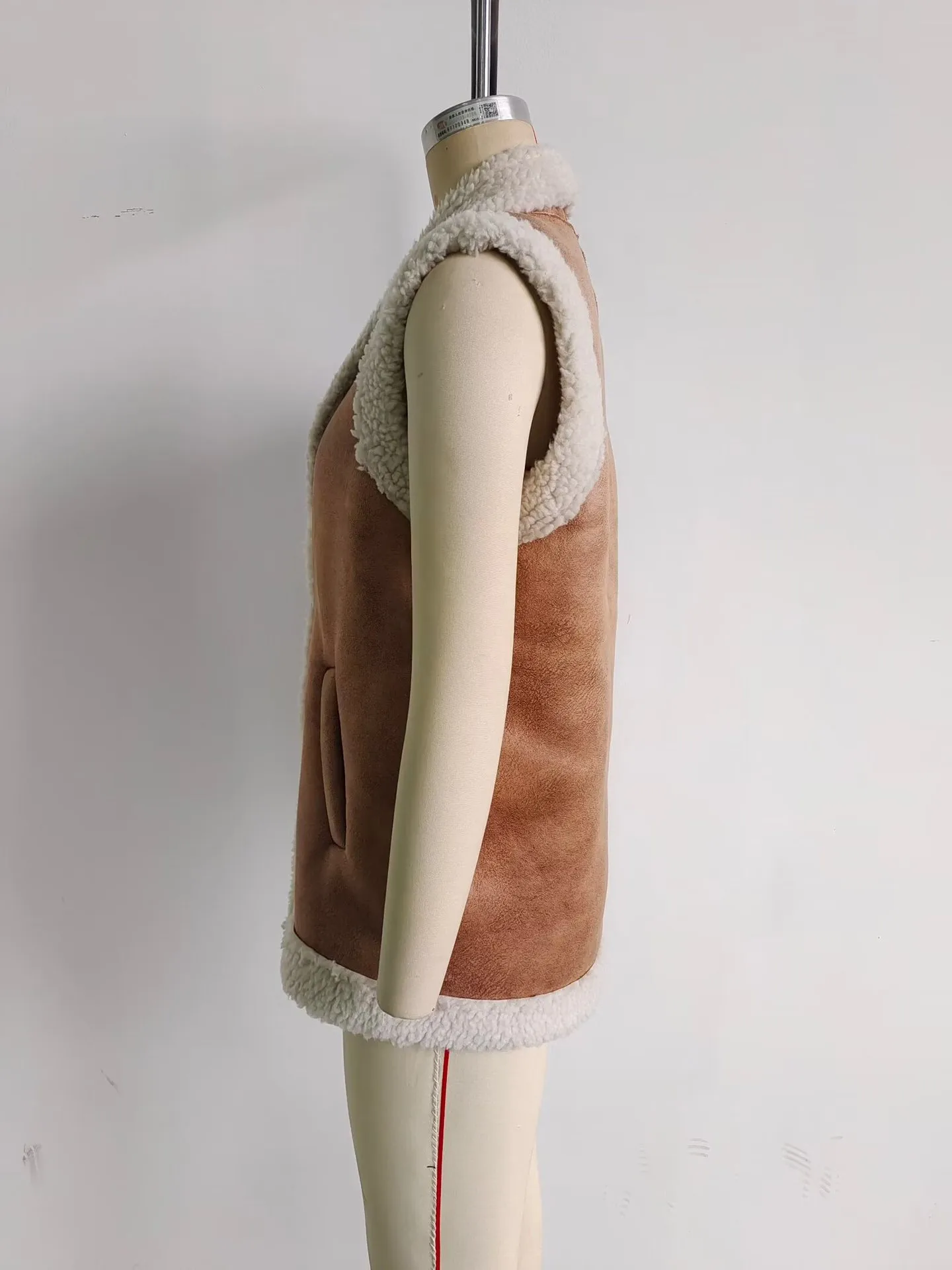 Fashionable Suede Vest For Women European Style All-Match Retro Design Pure Color Zipper Closure Polyester Fabric Regular Fit display picture 10
