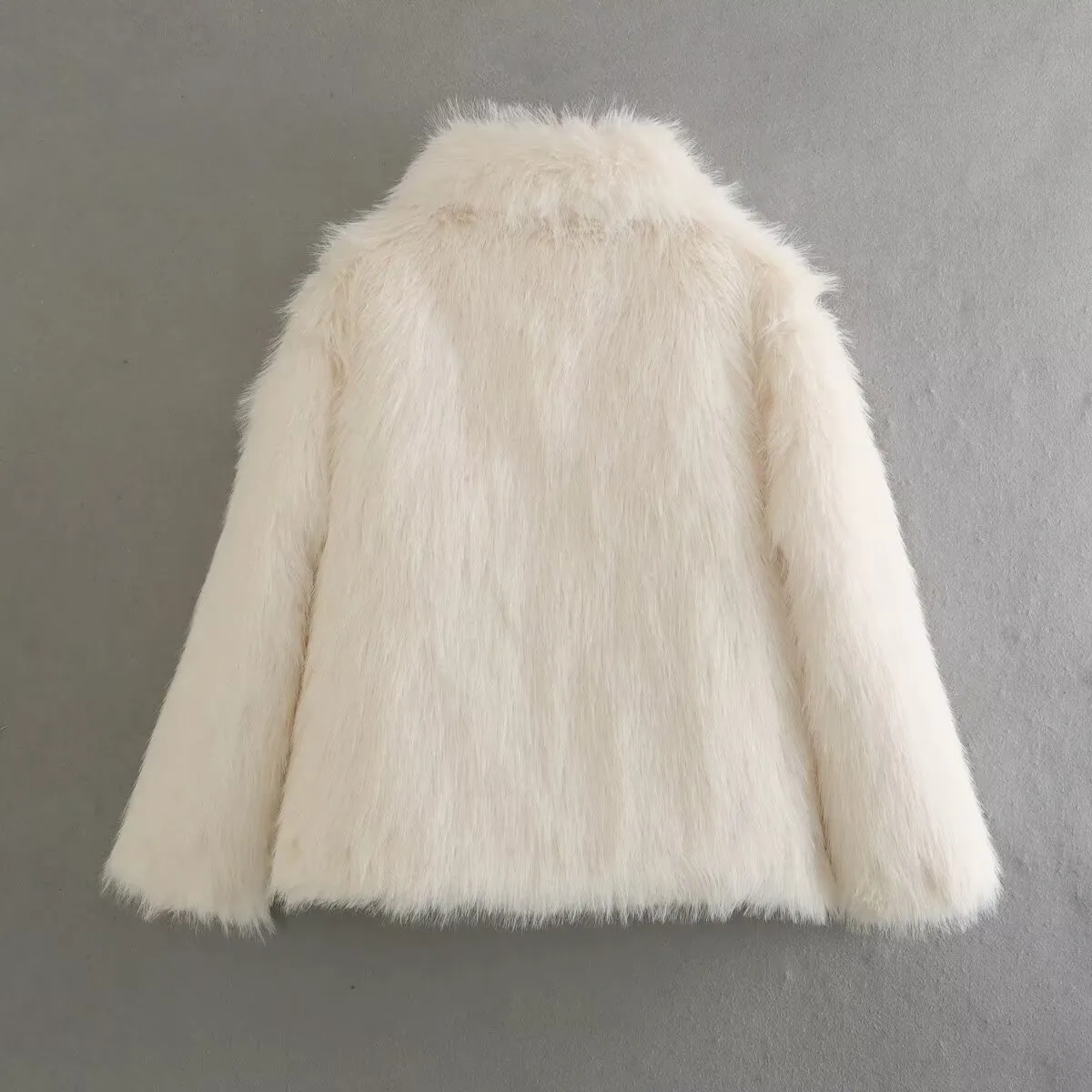 Casual Stylish Artificial Fur Coat With Large Collar  Women's Fashion Outerwear Short Length Pure Color display picture 14