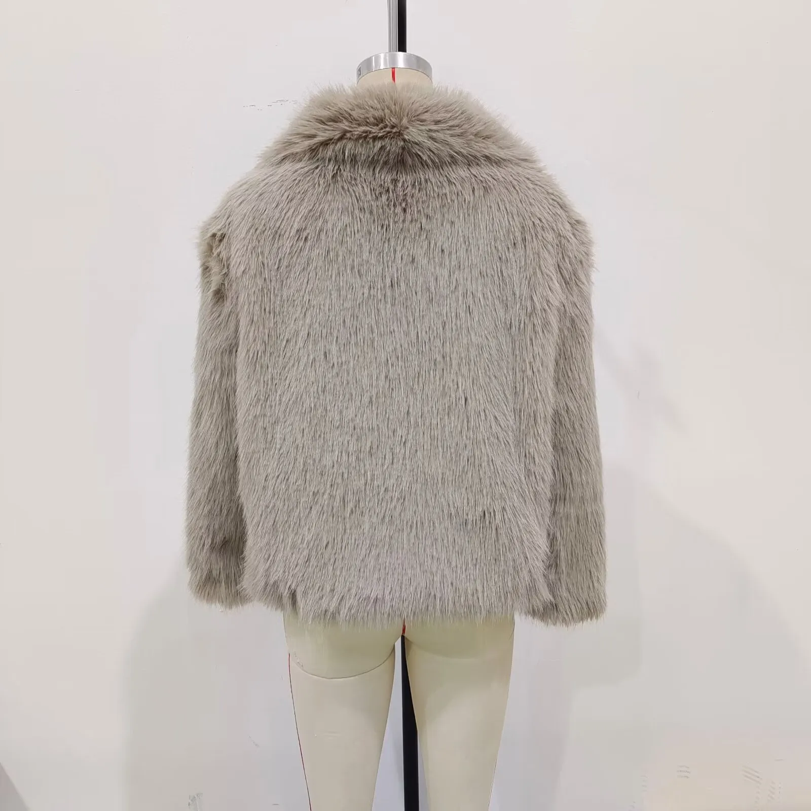 Casual Stylish Artificial Fur Coat With Large Collar  Women's Fashion Outerwear Short Length Pure Color display picture 18