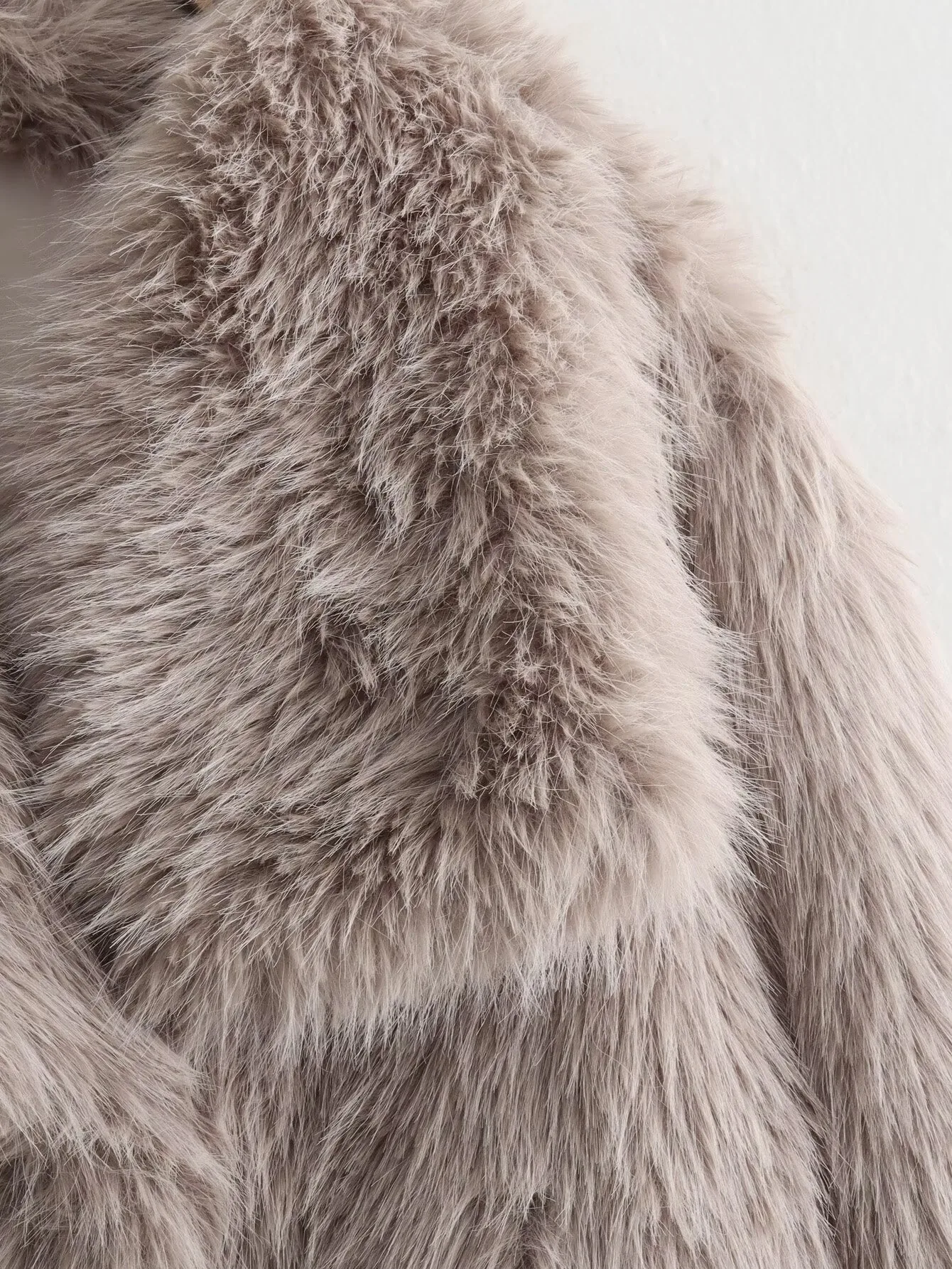 Casual Stylish Artificial Fur Coat With Large Collar  Women's Fashion Outerwear Short Length Pure Color display picture 22