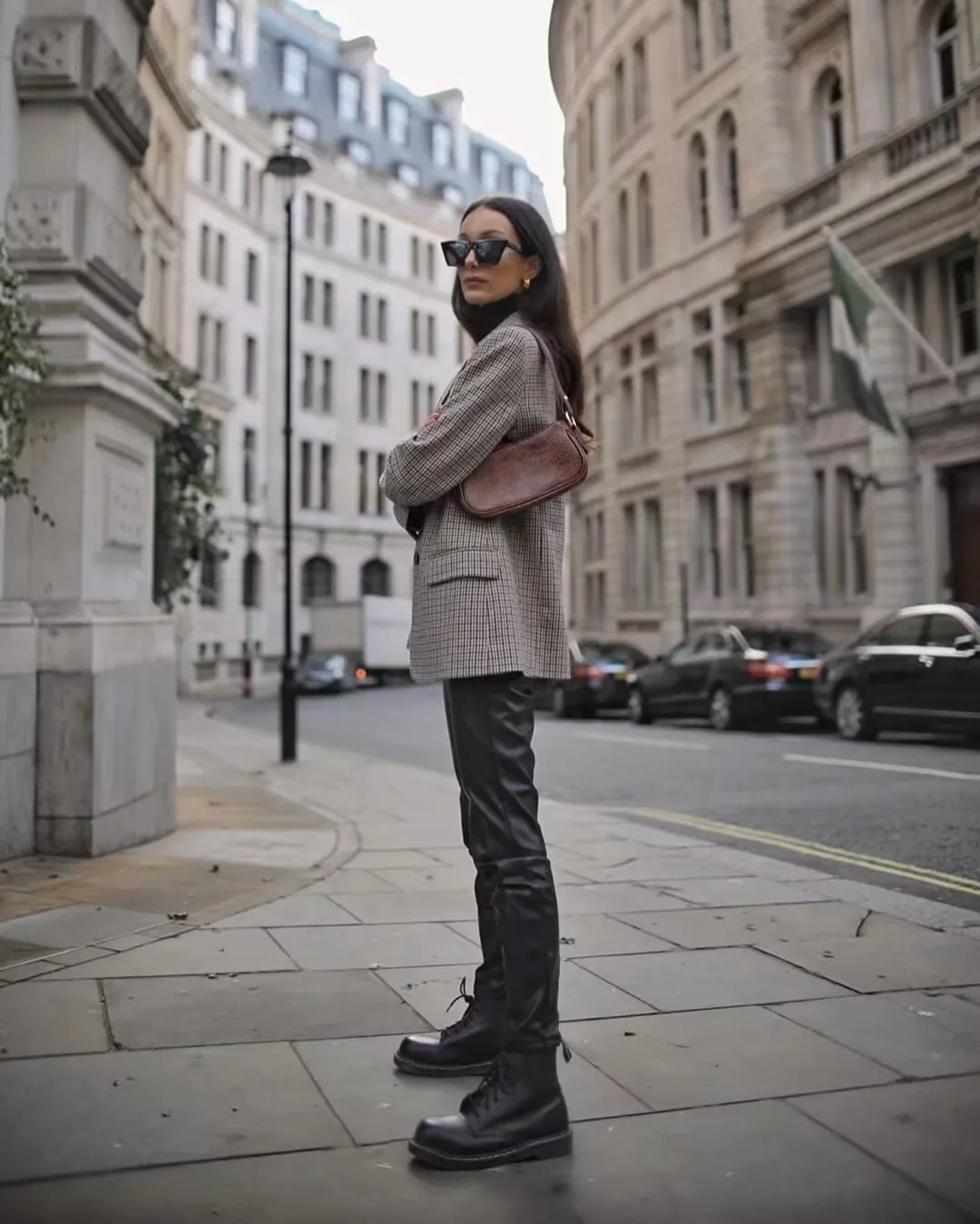 European Style Women's Plaid Woolen Coat Flocking Design Long Sleeve V-Neck Loose Fit Commute Fashion Single Button display picture 14