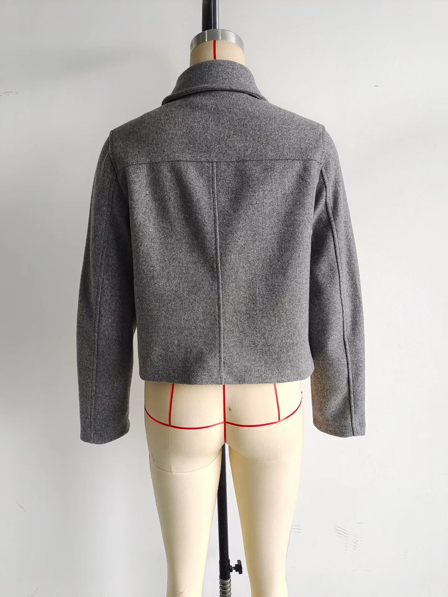 Fashionable Soft Metal Buckle Decorative Jacket Elegant Long Sleeve Short Length Polyester Women's Outerwear Pure Color display picture 13
