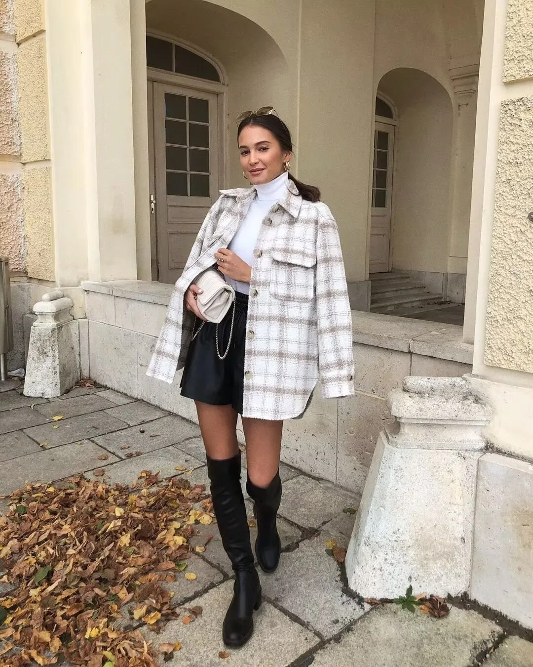 Thickened Flocking Shirt Loose Plaid  Women's Fashion Outerwear Half Open Collar Regular Sleeve Long Sleeve display picture 13