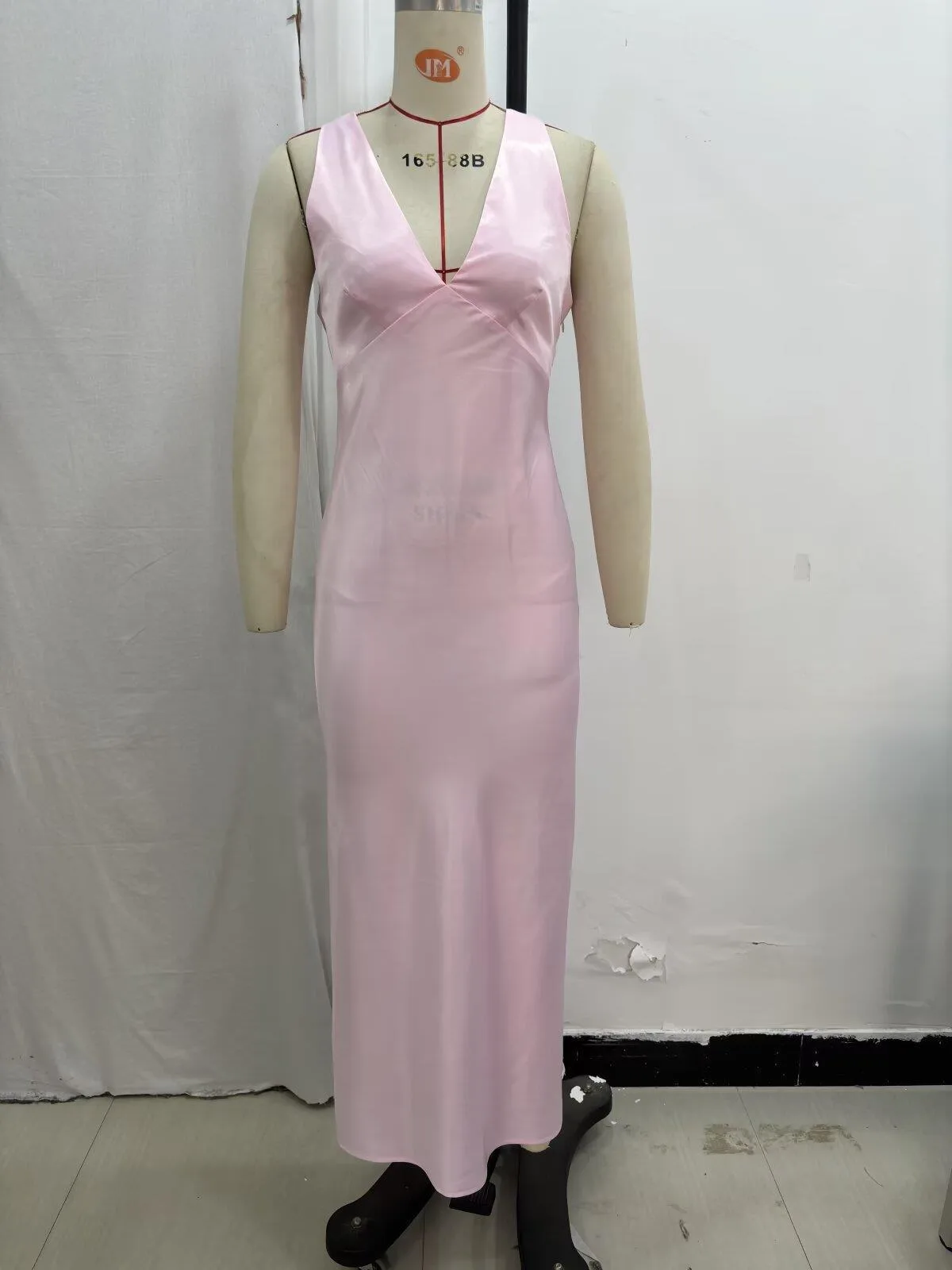 Elegant European Women's Fashion Neckline Backless Split Long Dress V-neck Sleeveless Ankle-length Pure Color Polyester Dress display picture 1