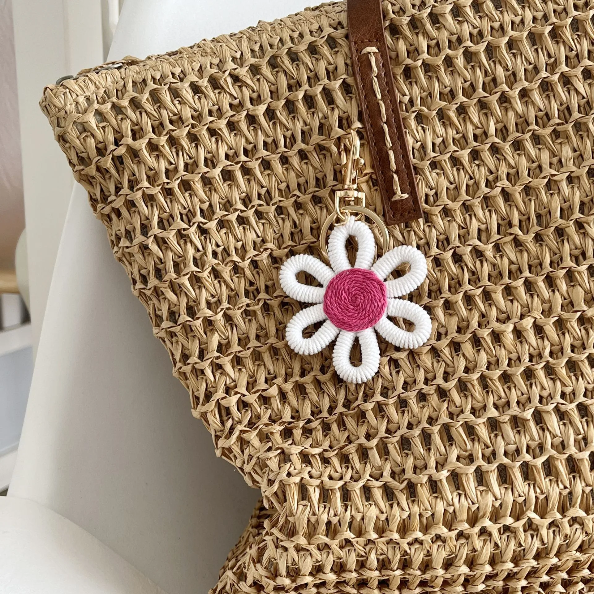 Daisy Party Gift Mini Flower Keychain Sunflower Woven Simple Pendant Car Ring Decoration Ornament Handmade Cotton Rope Plant Floral display picture 11