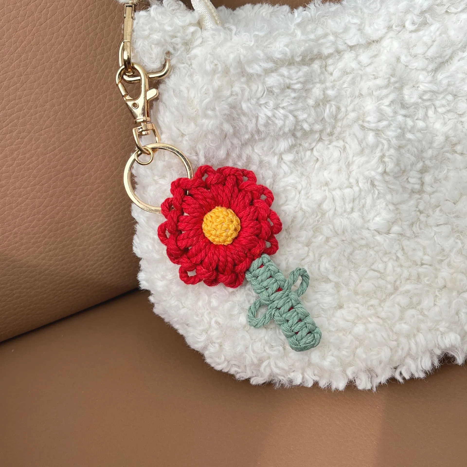 Handwoven Daisy Keychain Pendant Simple Nordic Style Backpack Flower Bag Gift Cotton Rope Material No Pattern Design Feature display picture 11