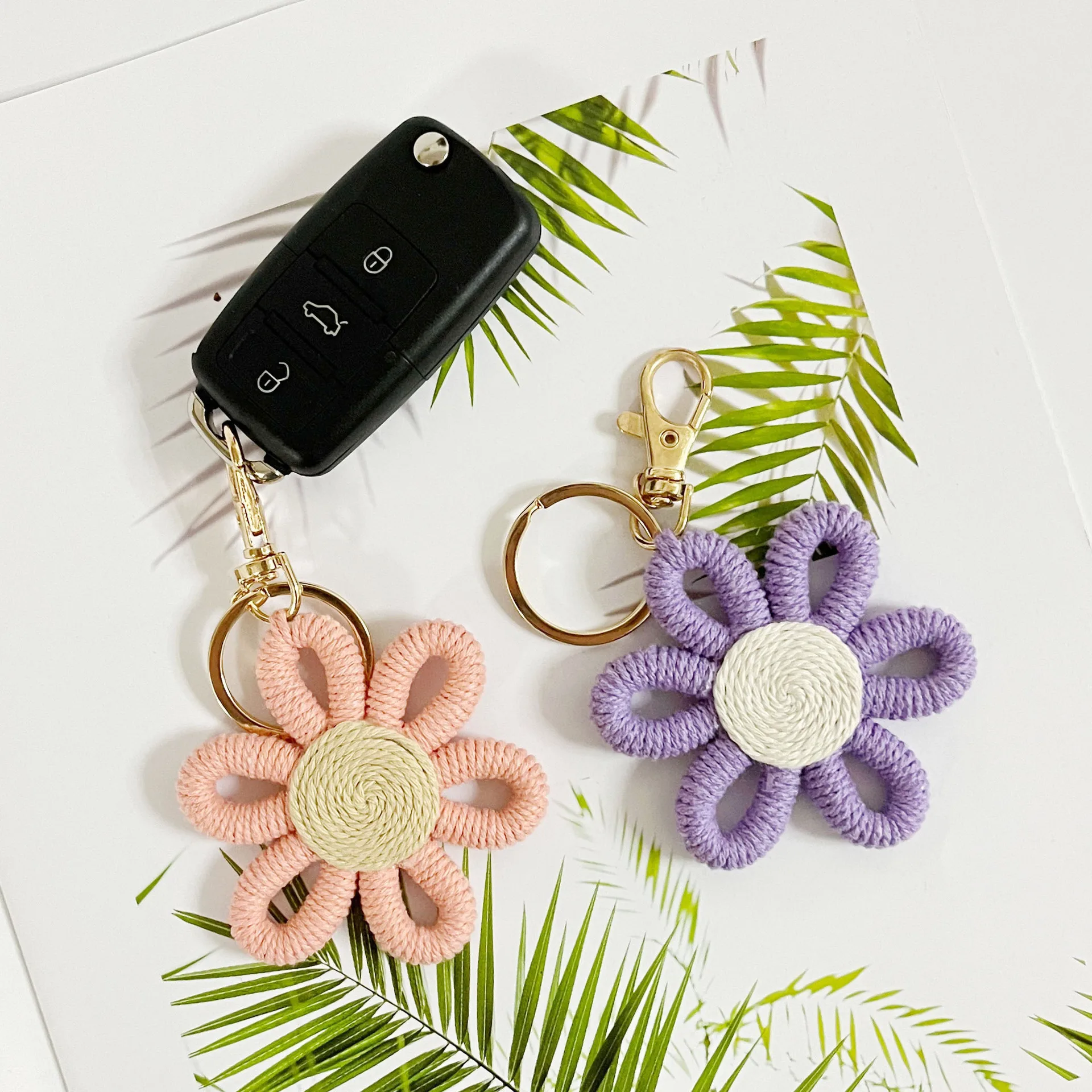 Simple Daisy Keychain Flower Sunflower Woven Carriage Decoration Hanging Ornament Plant Floral Pattern Cotton Rope Material display picture 12
