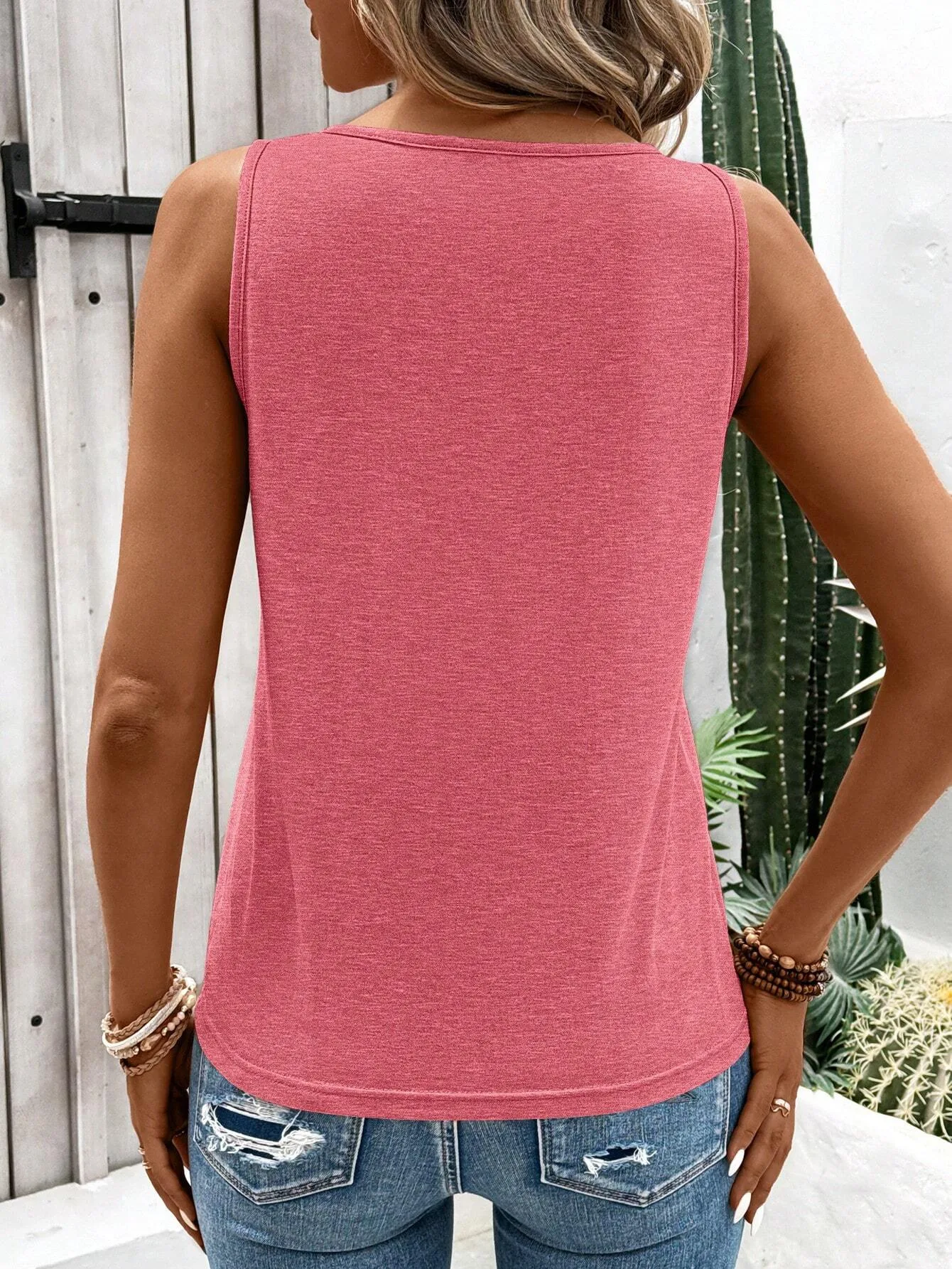 Summer   Independent Station Top New Women's  V-neck Sleeveless T-shirt  Foreign Trade Hot Sale display picture 11