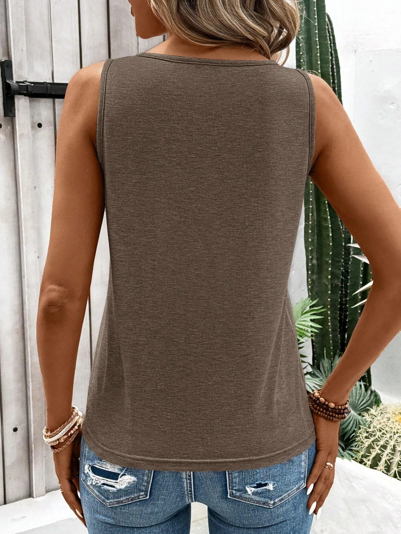 Summer   Independent Station Top New Women's  V-neck Sleeveless T-shirt  Foreign Trade Hot Sale display picture 15