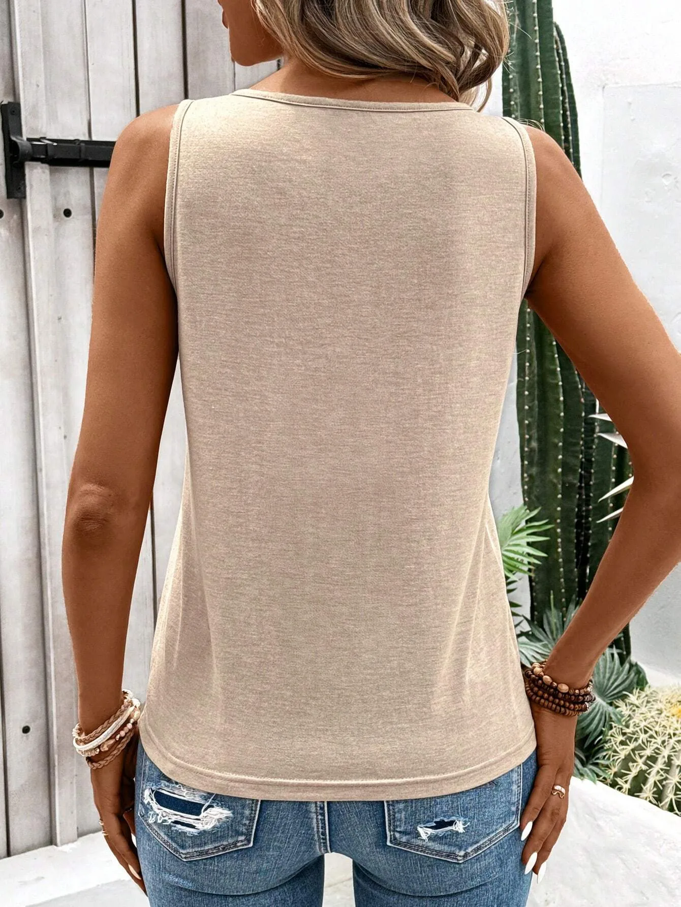 Summer   Independent Station Top New Women's  V-neck Sleeveless T-shirt  Foreign Trade Hot Sale display picture 28