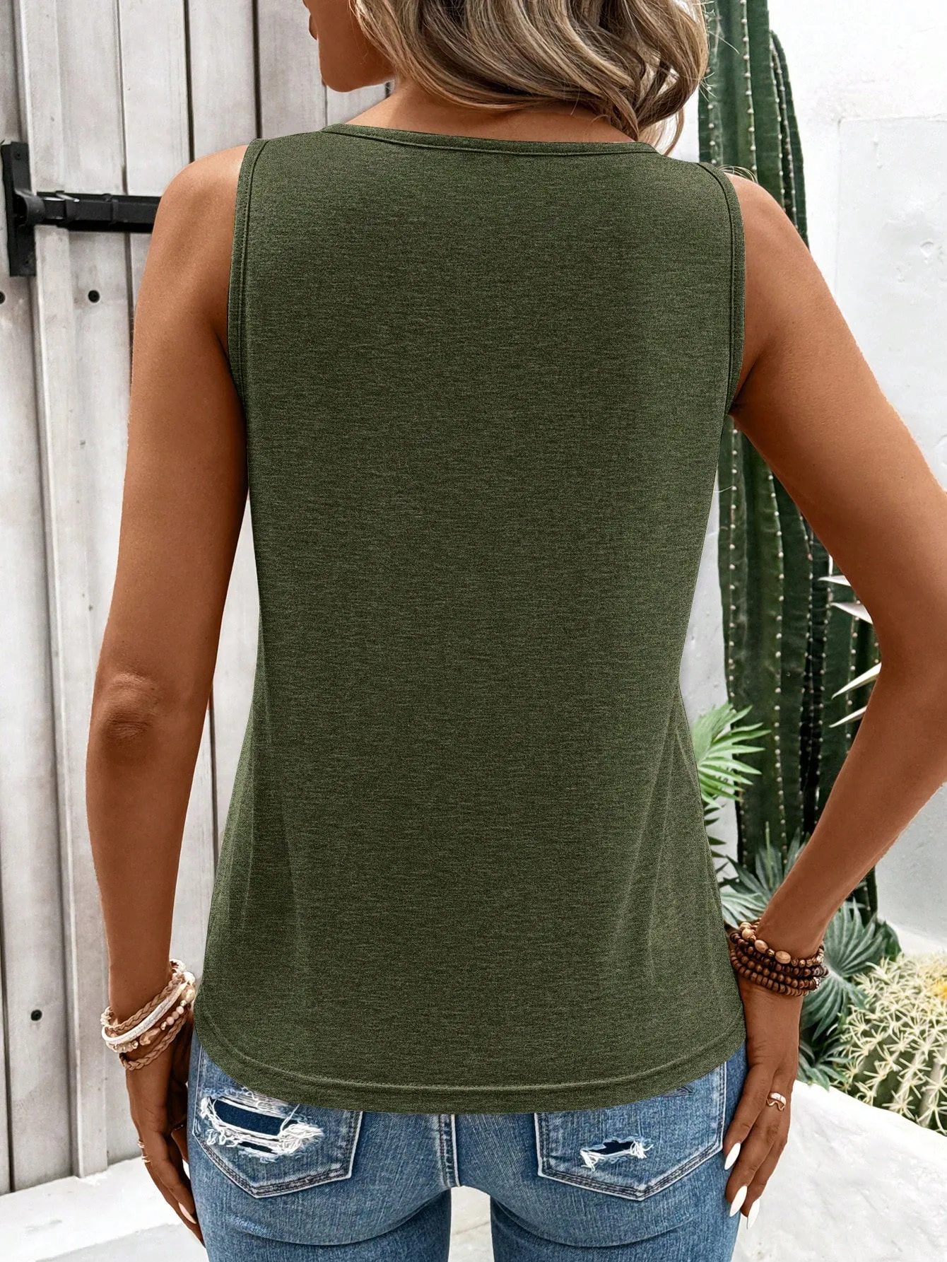 Summer   Independent Station Top New Women's  V-neck Sleeveless T-shirt  Foreign Trade Hot Sale display picture 43