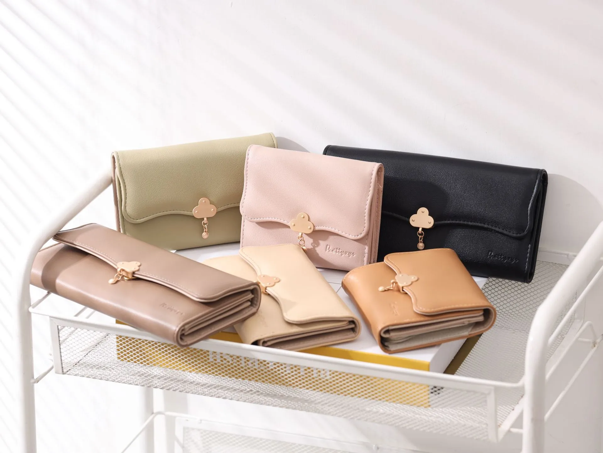 Wallet Women's High Sense  New Women's Three Folding Coin Purse Card Holder Girl Heart Student Long Wallet display picture 16