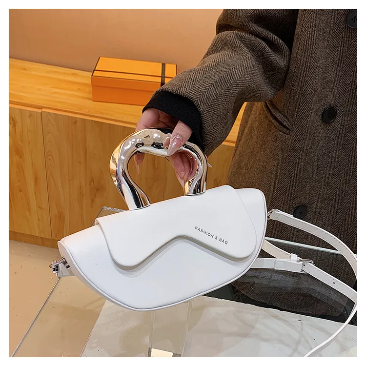 Cute New Handbag High-Grade Simple Casual Shoulder Messenger Bag Fresh Sweet Underarm Bag For Women display picture 3