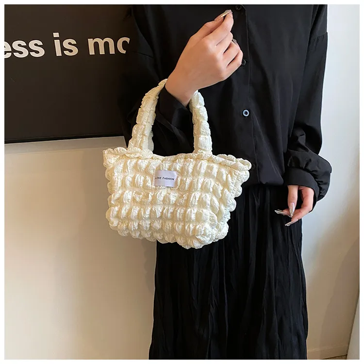 Simple Large Capacity Totes Women's Casual New Style  Spring New Simple Fashion Commute Minimalist Handbag display picture 1