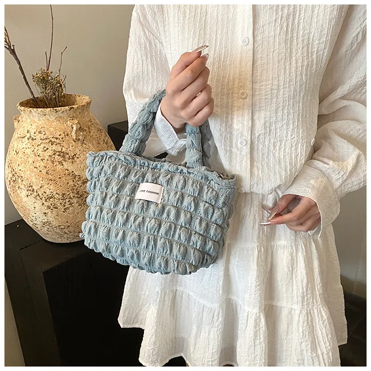 Simple Large Capacity Totes Women's Casual New Style  Spring New Simple Fashion Commute Minimalist Handbag display picture 16
