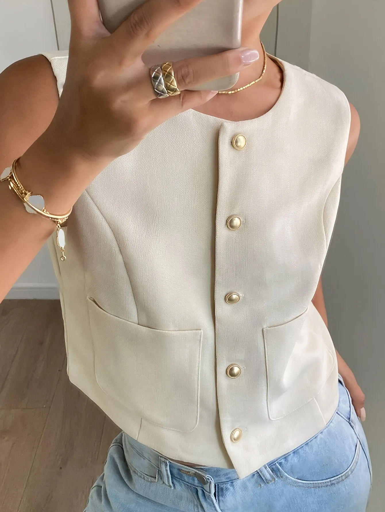 Sleeveless Short Vest Top Button Design Summer Fashion Casual Round Neck Polyester Fabric Coat With Pockets display picture 5