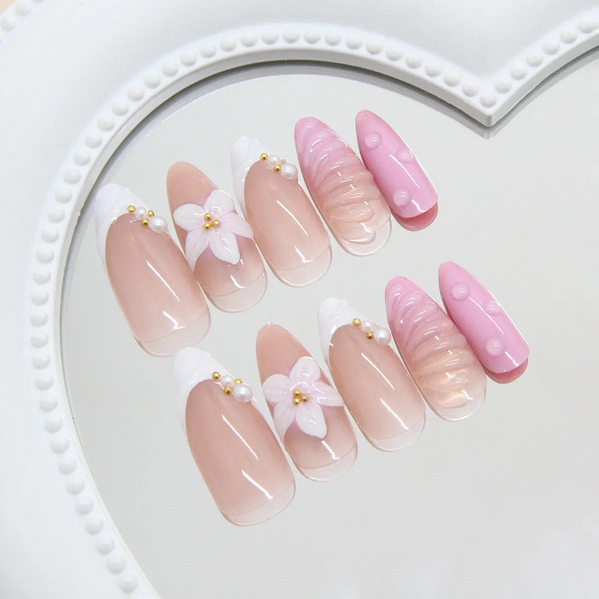 3D Gentle Carving Lily Gradient Pearl Wave White Enhanced Nail Art Multifunctional Removable French Style Glitter Sweet 24 Pieces display picture 2