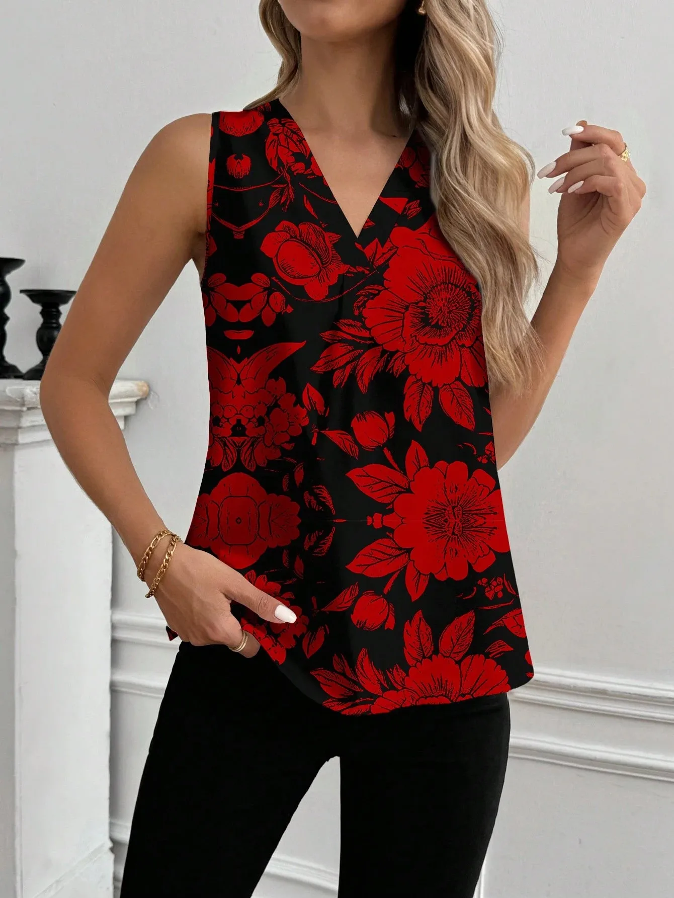 Summer New Fashion Sleeveless Floral Print Casual V-neck T-shirt Vest Women's Clothing European Style Comfortable Commuter Style display picture 5