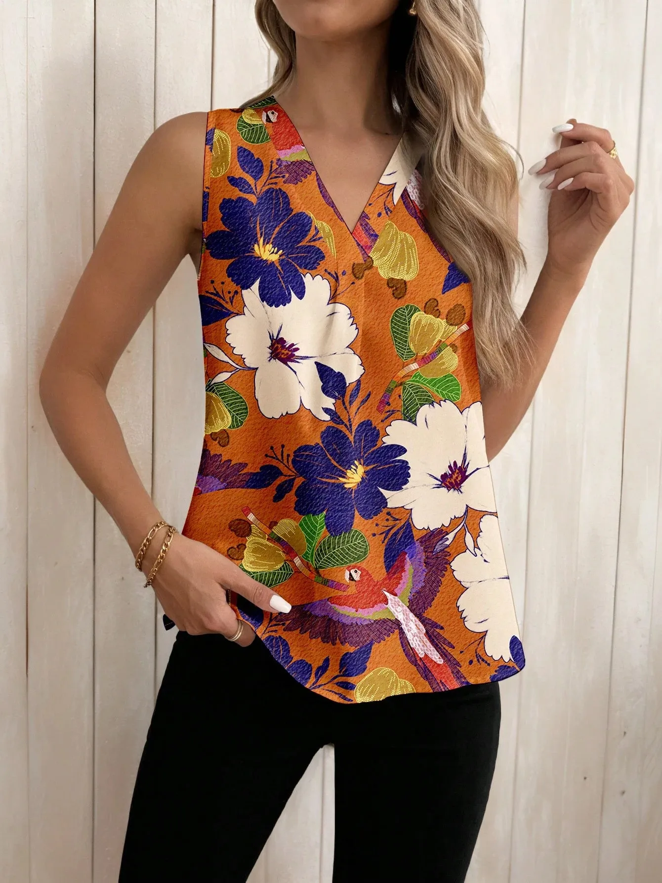 Summer New Fashion Sleeveless Floral Print Casual V-neck T-shirt Vest Women's Clothing European Style Comfortable Commuter Style display picture 9