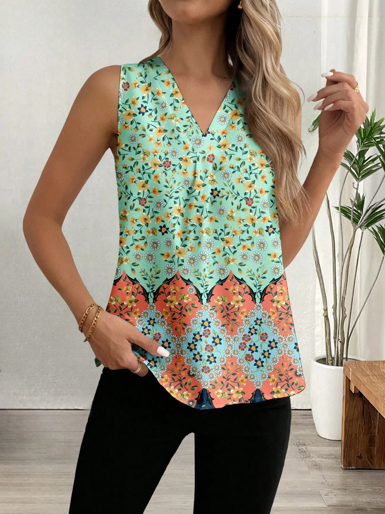 Summer New Fashion Sleeveless Floral Print Casual V-neck T-shirt Vest Women's Clothing European Style Comfortable Commuter Style display picture 15