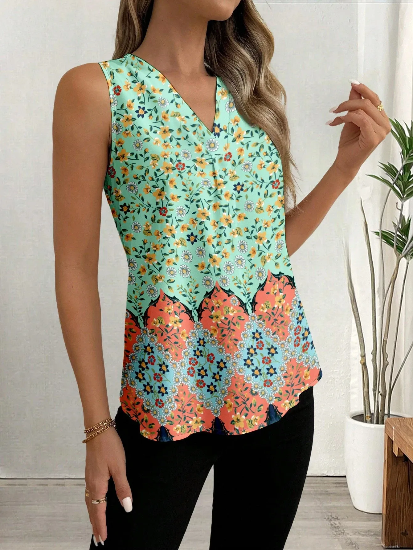 Summer New Fashion Sleeveless Floral Print Casual V-neck T-shirt Vest Women's Clothing European Style Comfortable Commuter Style display picture 16