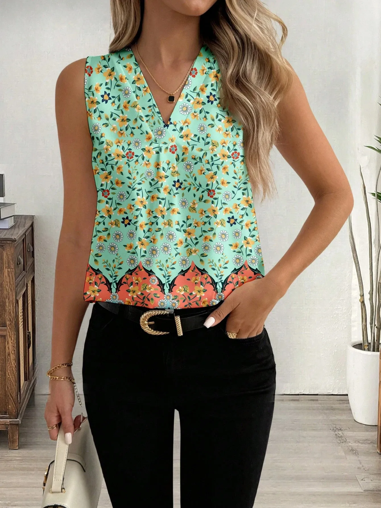 Summer New Fashion Sleeveless Floral Print Casual V-neck T-shirt Vest Women's Clothing European Style Comfortable Commuter Style display picture 17