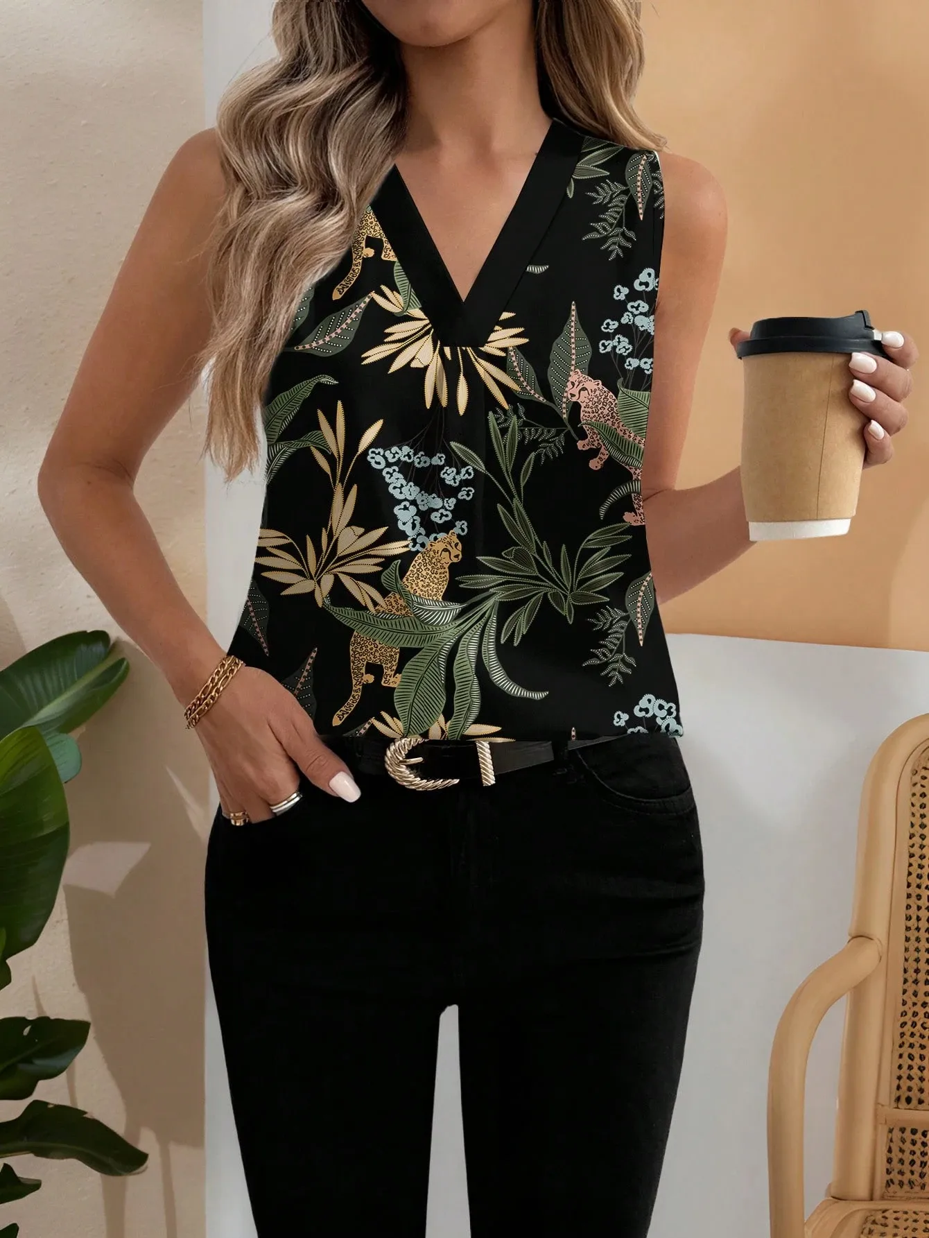 Summer New Fashion Sleeveless Floral Print Casual V-neck T-shirt Vest Women's Clothing European Style Comfortable Commuter Style display picture 25