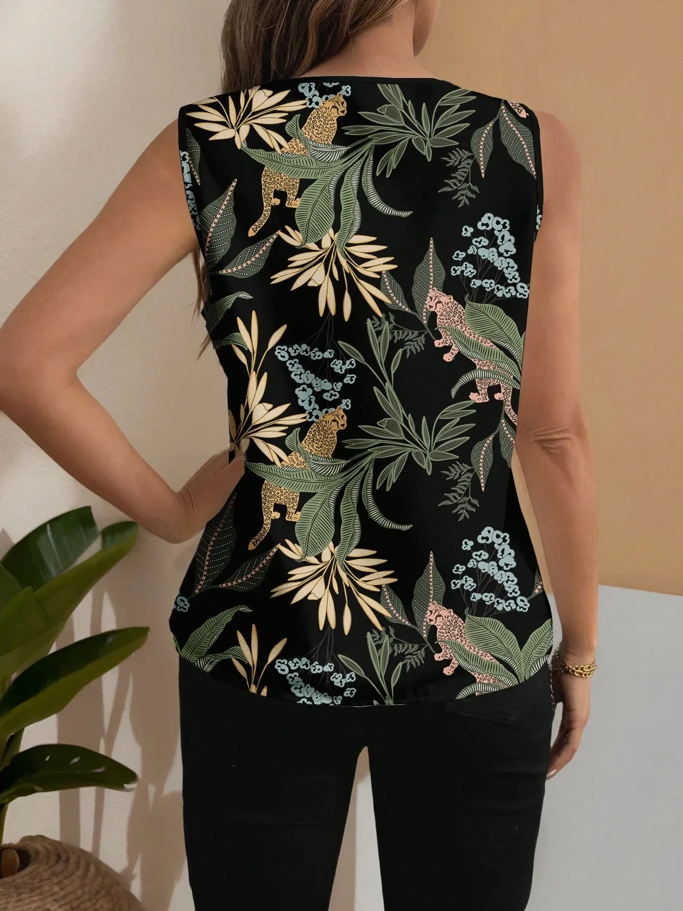 Summer New Fashion Sleeveless Floral Print Casual V-neck T-shirt Vest Women's Clothing European Style Comfortable Commuter Style display picture 28