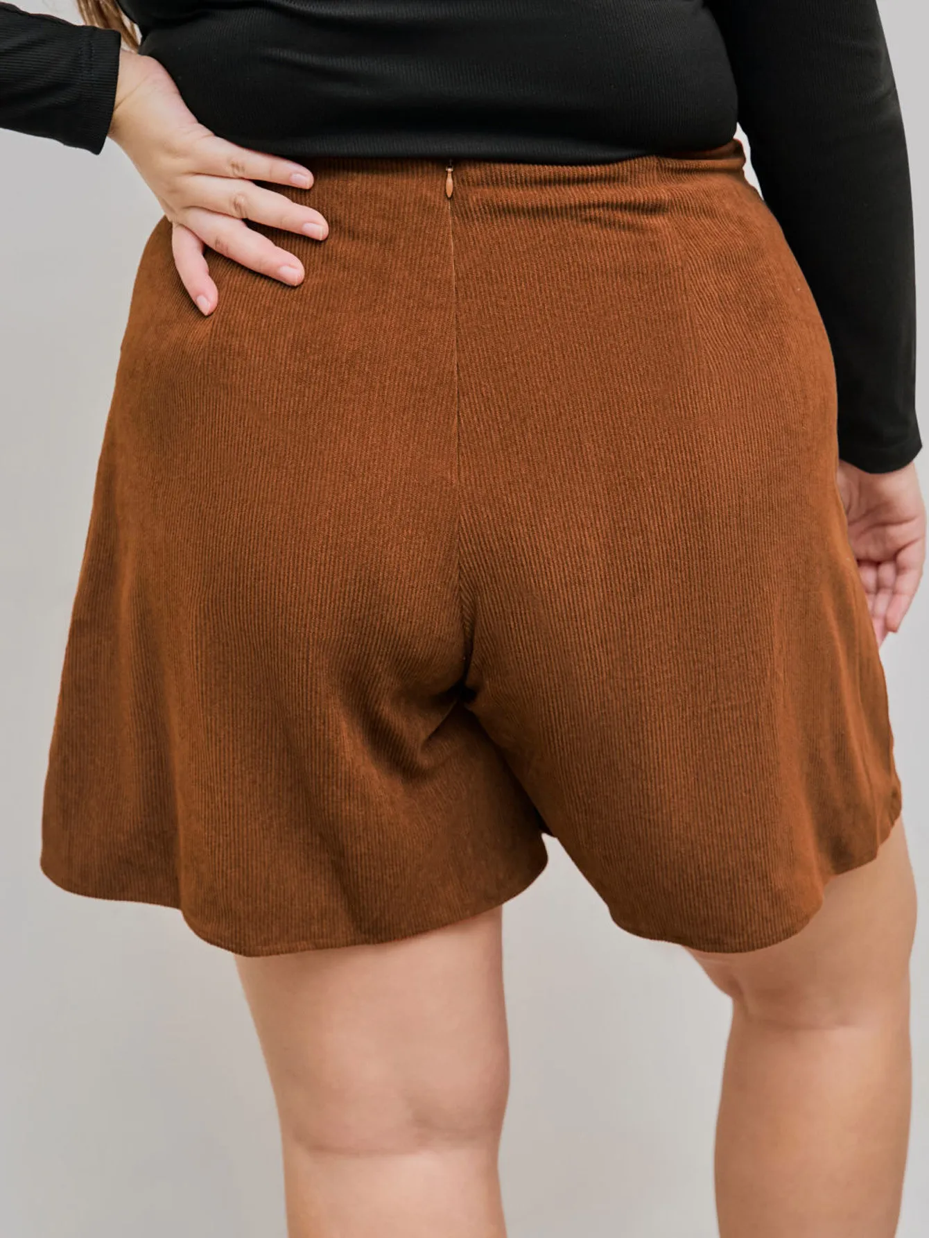 Fashionable High Waist Slim Straight Casual Pants Women's Autumn And Winter Plus Size Simple Style Shorts display picture 4