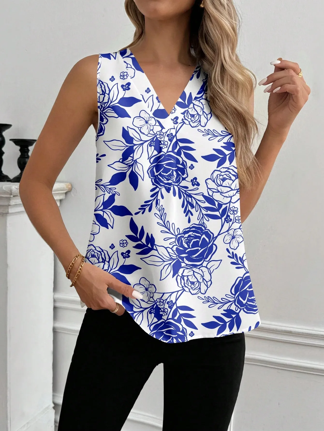Summer New Fashion Sleeveless Floral Print Casual V-neck T-shirt Vest Women's Clothing European Style Comfortable Commuter Style display picture 31