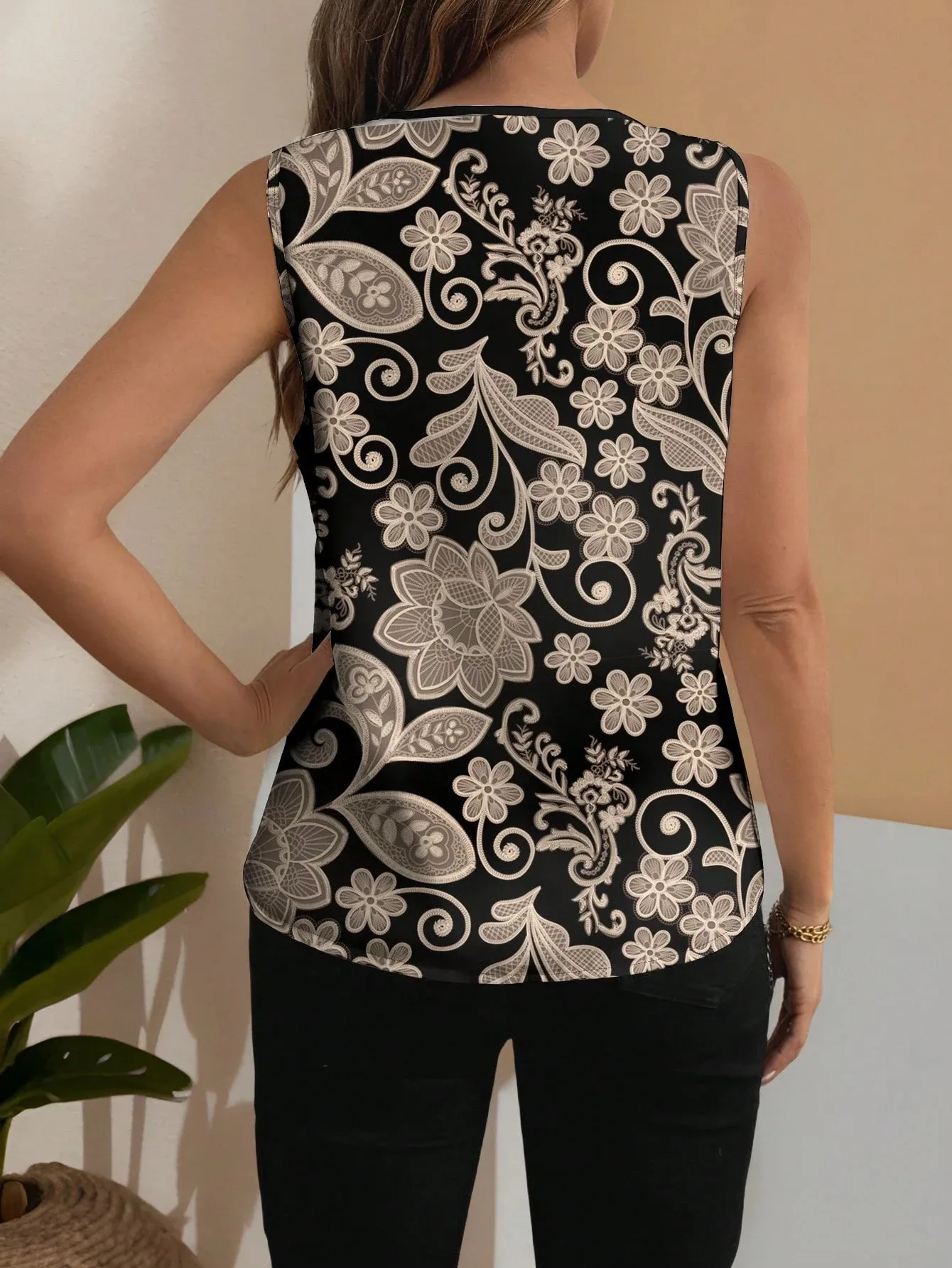Summer New Fashion Sleeveless Floral Print Casual V-neck T-shirt Vest Women's Clothing European Style Comfortable Commuter Style display picture 39