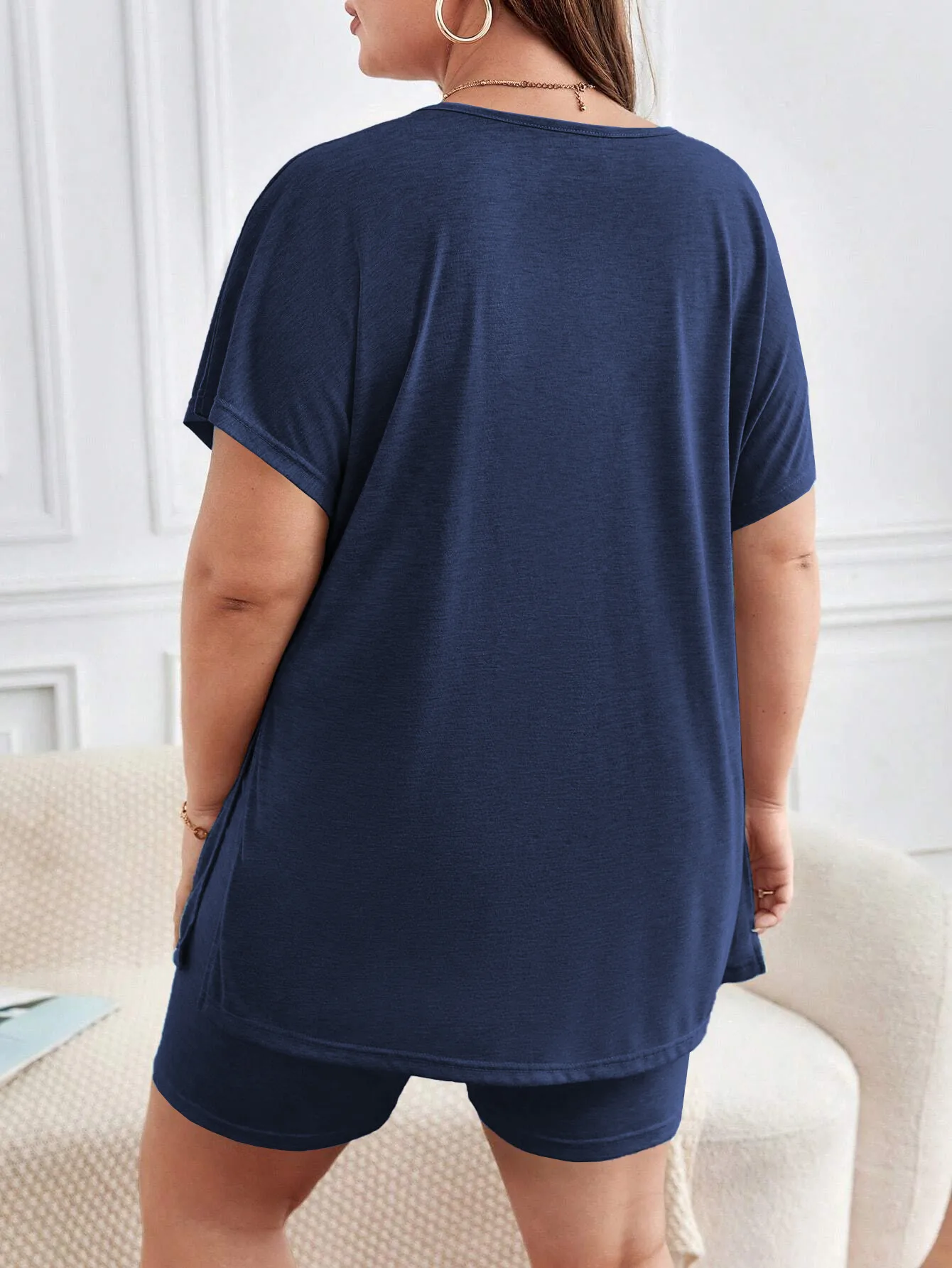 Casual And Comfortable Plus Size Loungewear Suit Summer Short Sleeve Shorts Two-Piece  Simple Style Women's Fashion display picture 3