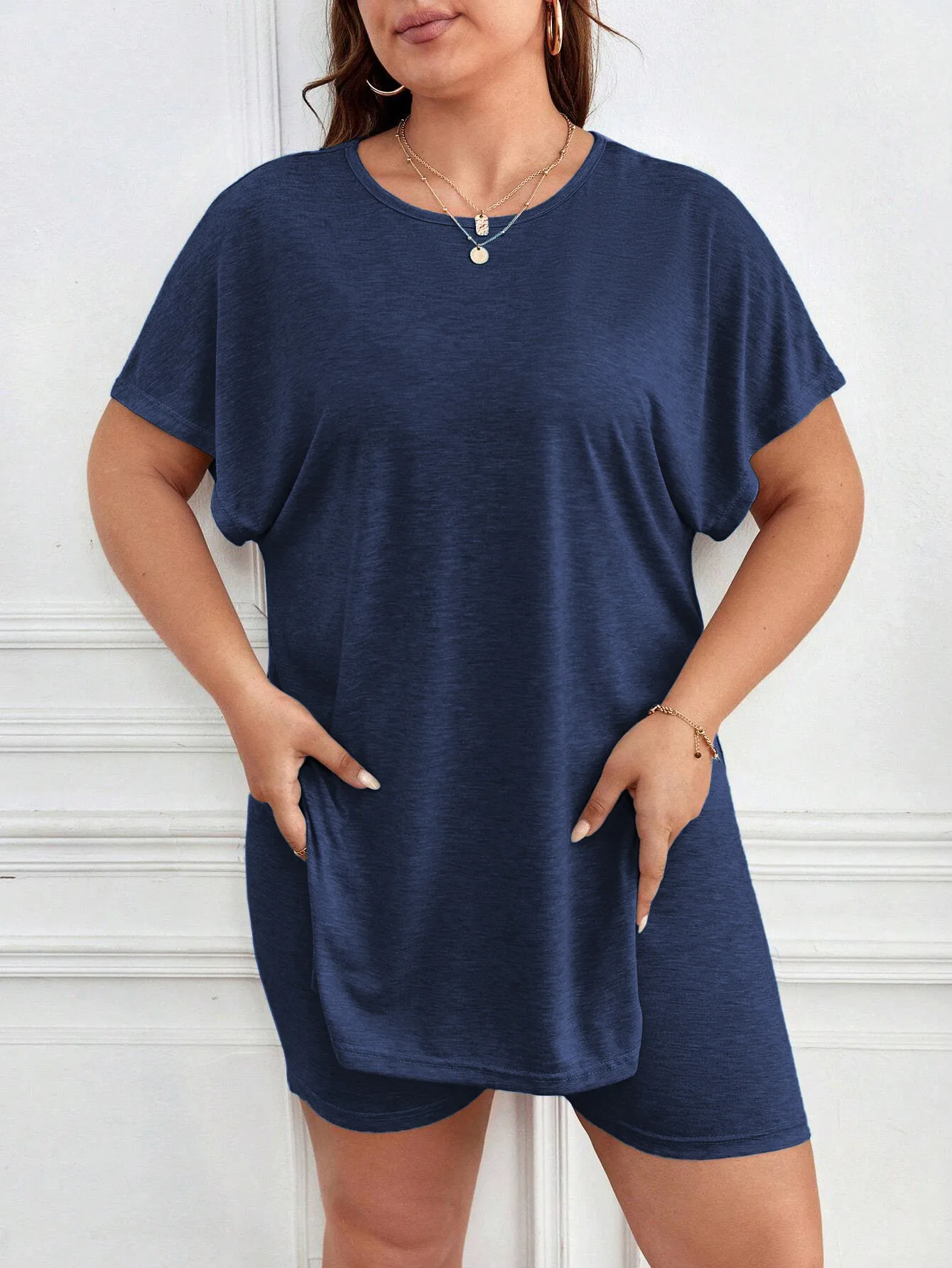 Casual And Comfortable Plus Size Loungewear Suit Summer Short Sleeve Shorts Two-Piece  Simple Style Women's Fashion display picture 4