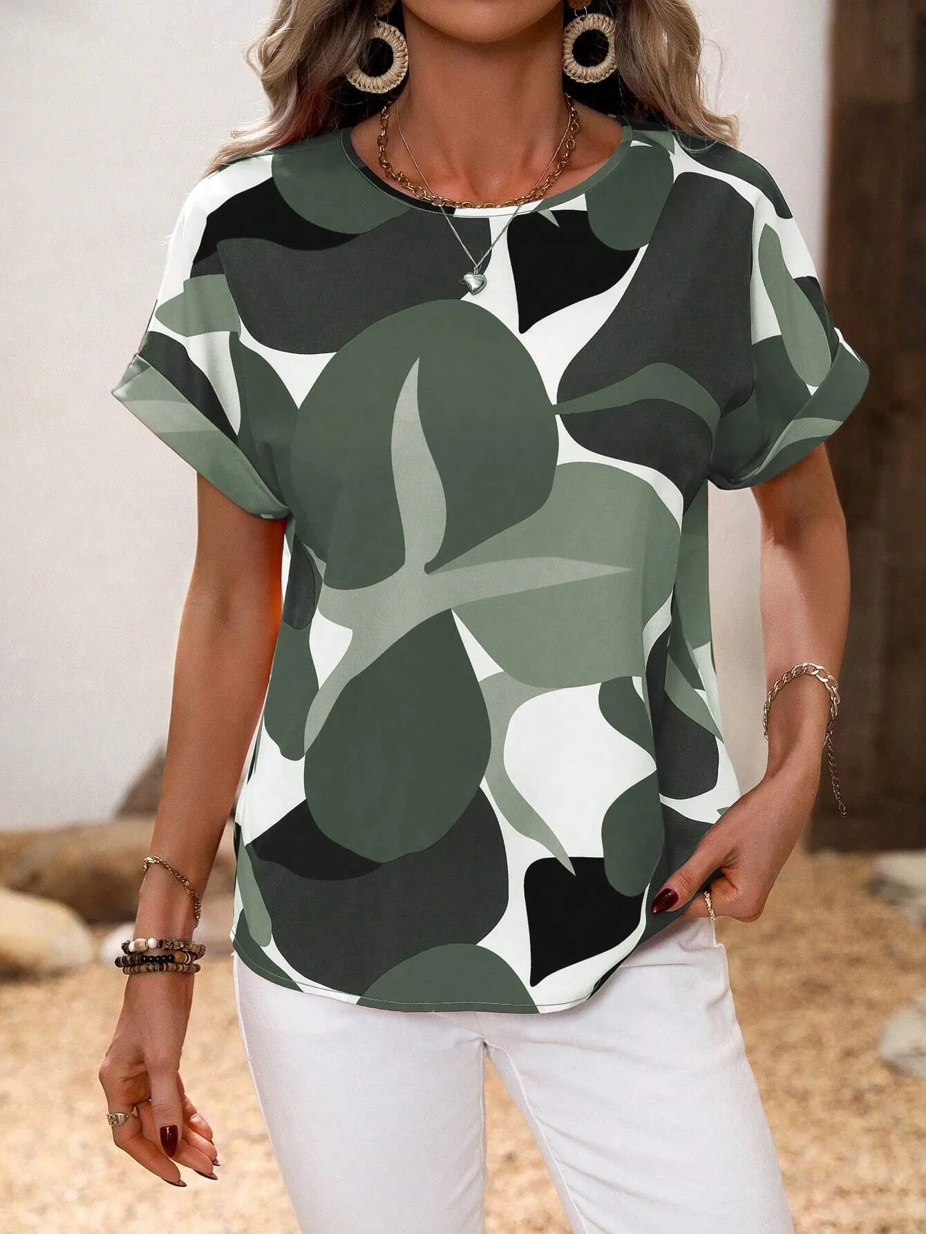 Fashion Short Sleeve Round Neck T-shirt Independent New Summer Printed Top Women's Plant Flower Polyester Fabric Batwing Sleeve display picture 8