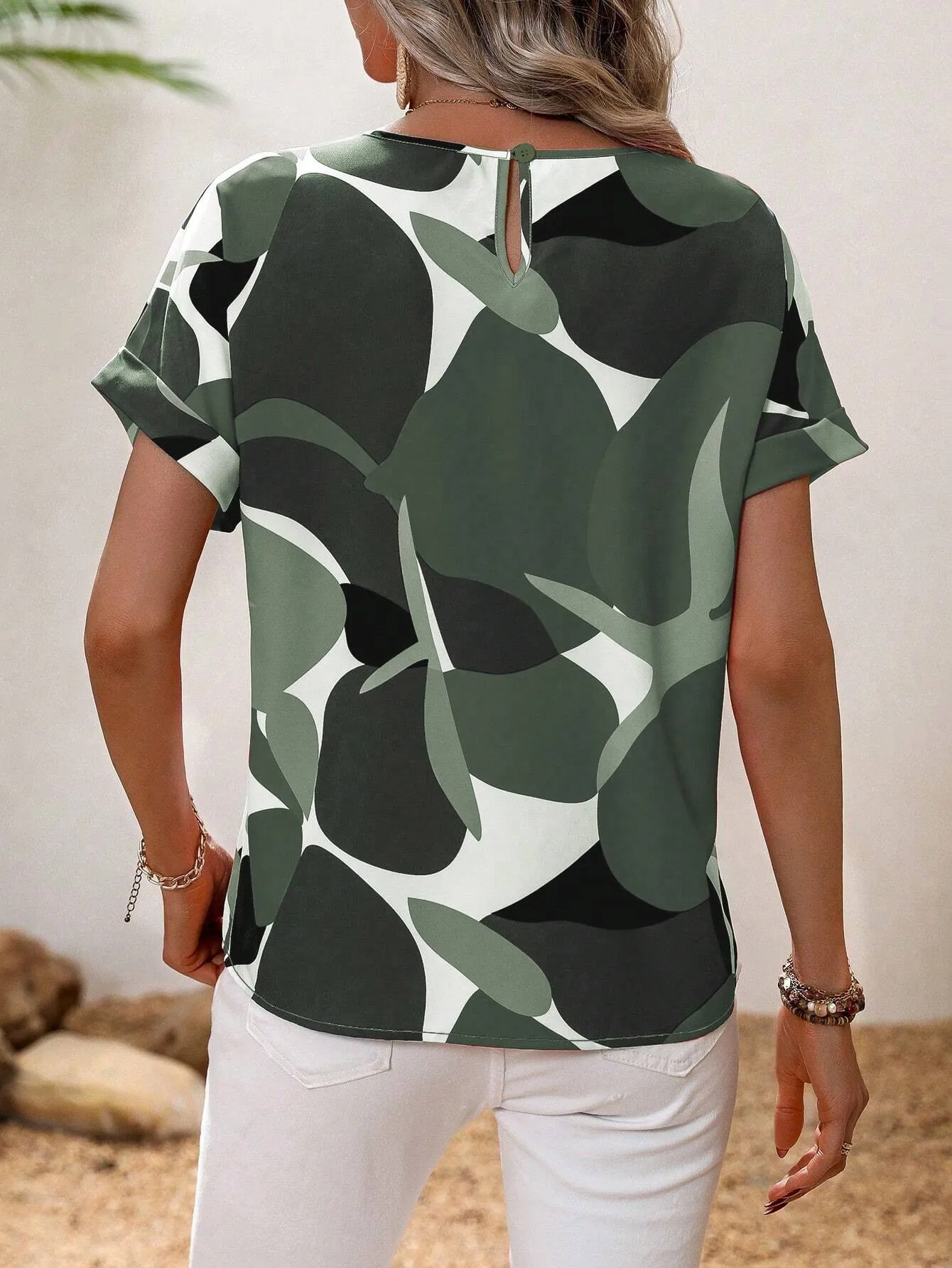 Fashion Short Sleeve Round Neck T-shirt Independent New Summer Printed Top Women's Plant Flower Polyester Fabric Batwing Sleeve display picture 10