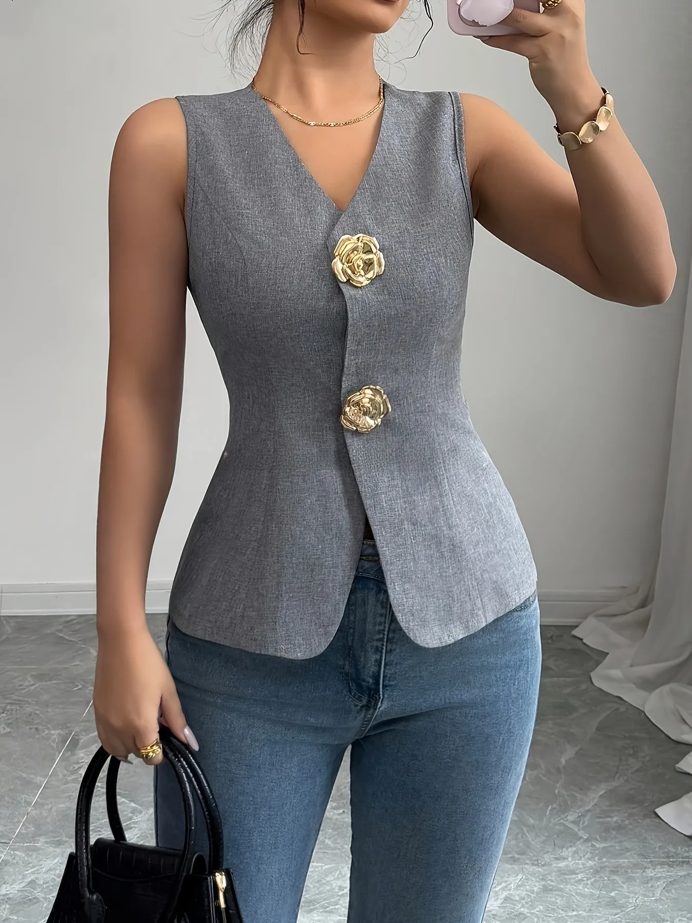 Elegant Gold Rose Brooch Neck Sleeveless Vest  Size Women's Fashionable Commuting Style A-Line Backless Top display picture 1
